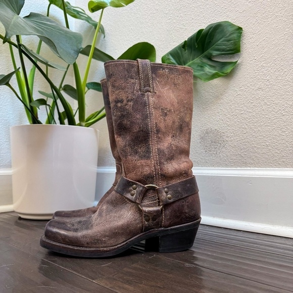 Frye Shoes - Frye Harness 12R Moto Leather Boots 77309 CHOCOLATE BROWN Women’s Sz 8.5